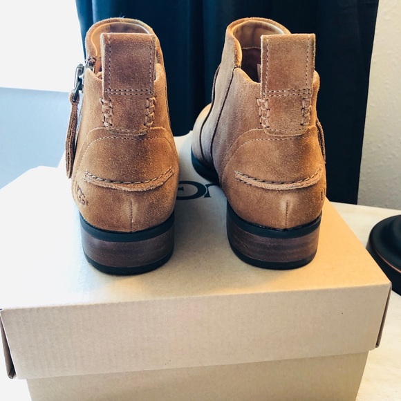 Ugg Bootie Size 6.5 - Picture 2 of 8